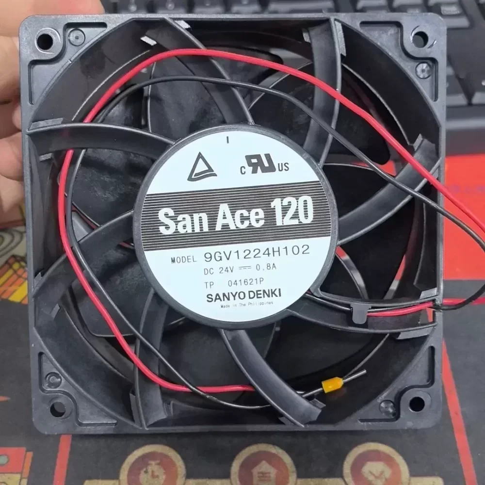 9GV1224H102 Sanyo SanAce120 24V 0.8A fan 9GV1224H102 Sanyo SanAce120 24V 0.8A fan