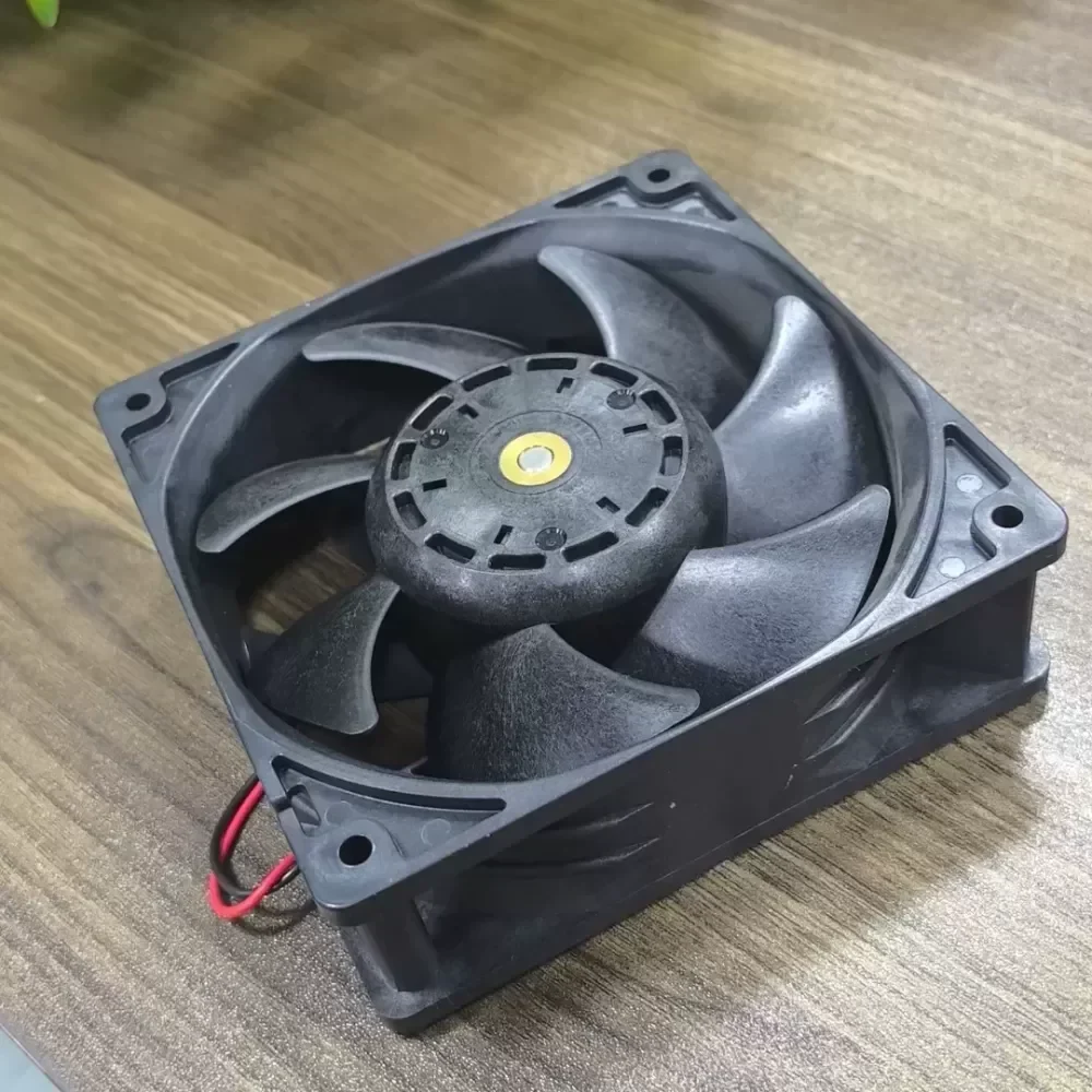 9GV1224H102 Sanyo SanAce120 24V 0.8A fan 9GV1224H102 Sanyo SanAce120 24V 0.8A fan