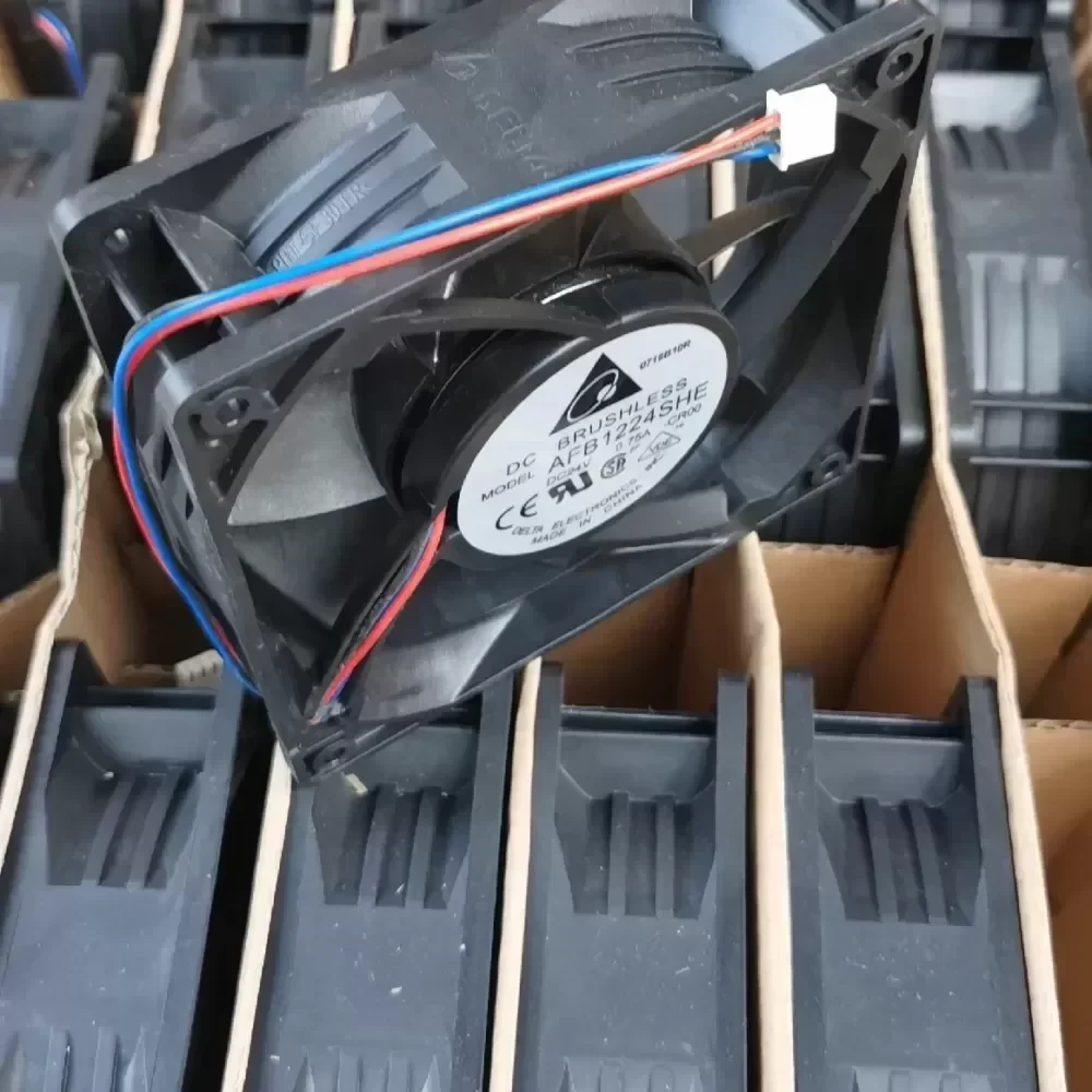 AFB1224SHE-CR00 Delta 12038/24V fan AFB1224SHE-CR00 Delta 12038/24V fan