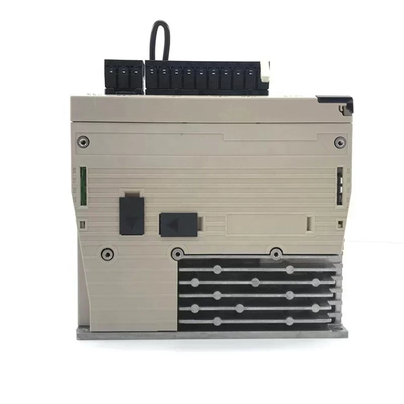 Cnc Motor SGDV-1R6A11B002000 Servopack Servo Driver Yaskawa Ac Drive