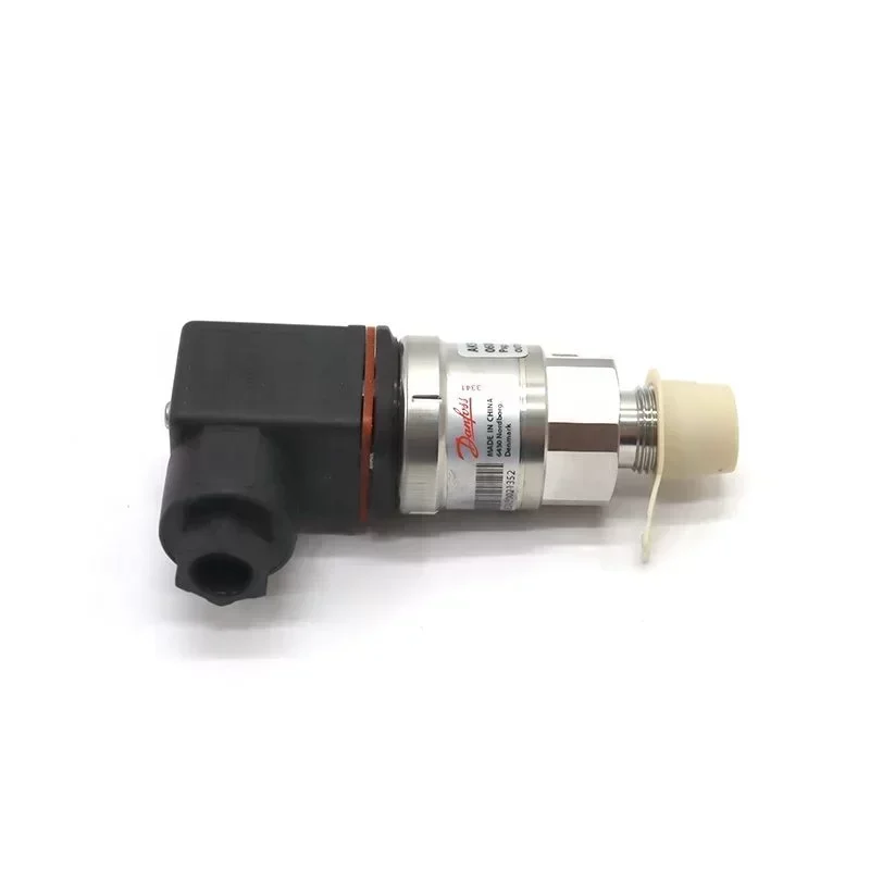 sealed 060G2106 Danfoss Pressure Transmitter AKS 33 060G2106 Electrical Equipment