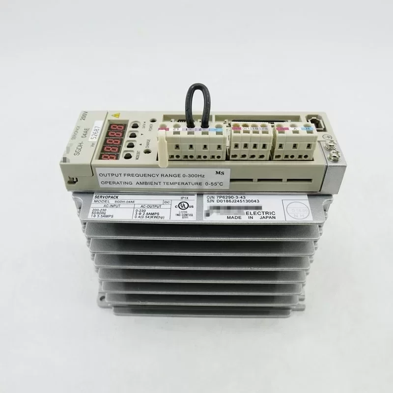 Yaskawa Servopack SGDH AC Servo Drive 400W SGDH-04AE Amplifier