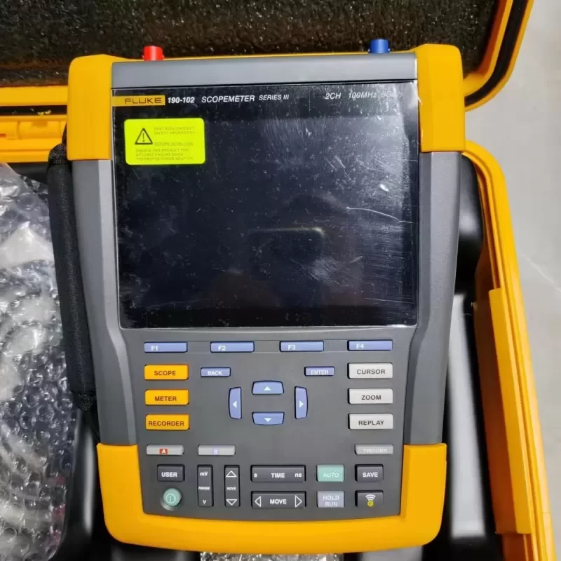 Fluke 190-102-III-S Color ScopeMeter with FlukeView-2 Software Package 100 MHz 2 Channels